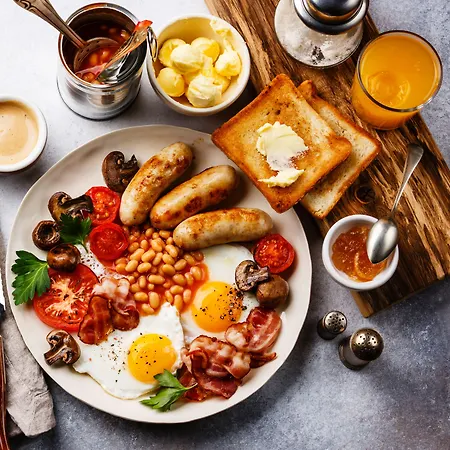 Grand - Unike Отель 4*