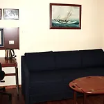 Grand - Unike Отель