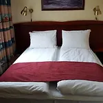 Grand - Unike Отель 4*