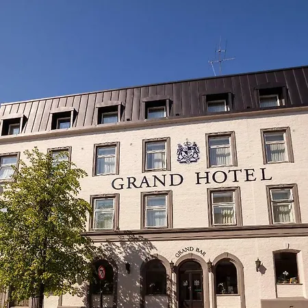 Hotell Grand 4*
